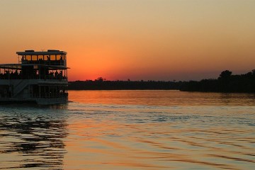 Sunset-Zambezi-River-Cruise