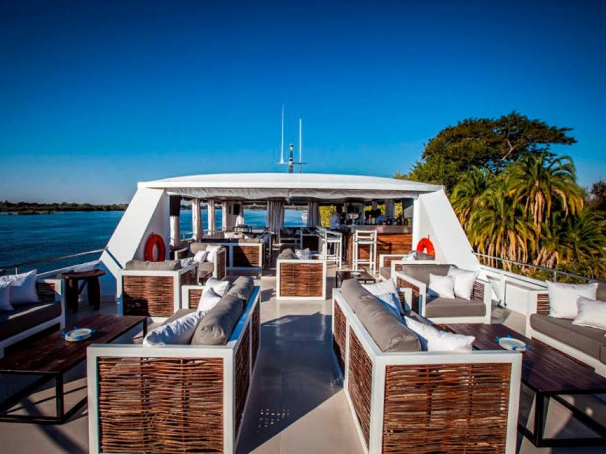 Zambezi-Cruise-Boat