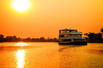 Zambezi-Sunset-Explorer-Cruise